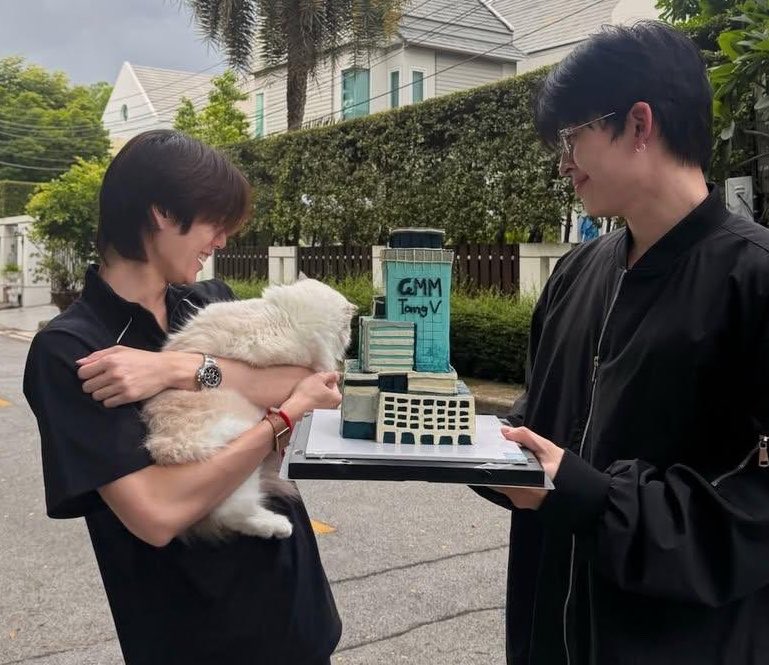 seetheright_1's tweet photo. ลูกผม ลูกเธอ ลูกเรา 🐶😾 https://t.co/rzox6P7M15