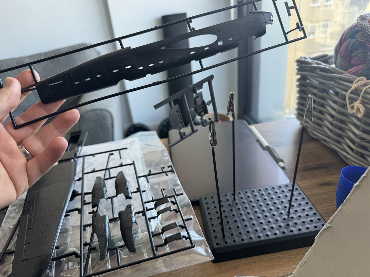 UkiyoStudioX's tweet photo. Do you guys tend ti just prime the whole sprue or do it bit by bit as you assemble? https://t.co/hG4s6B1Tdy