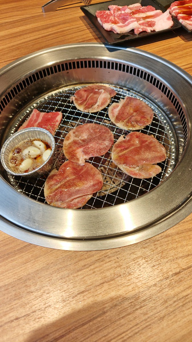 yamazinger's tweet photo. 久しぶりの焼肉。 https://t.co/tq7k4t0Kqv