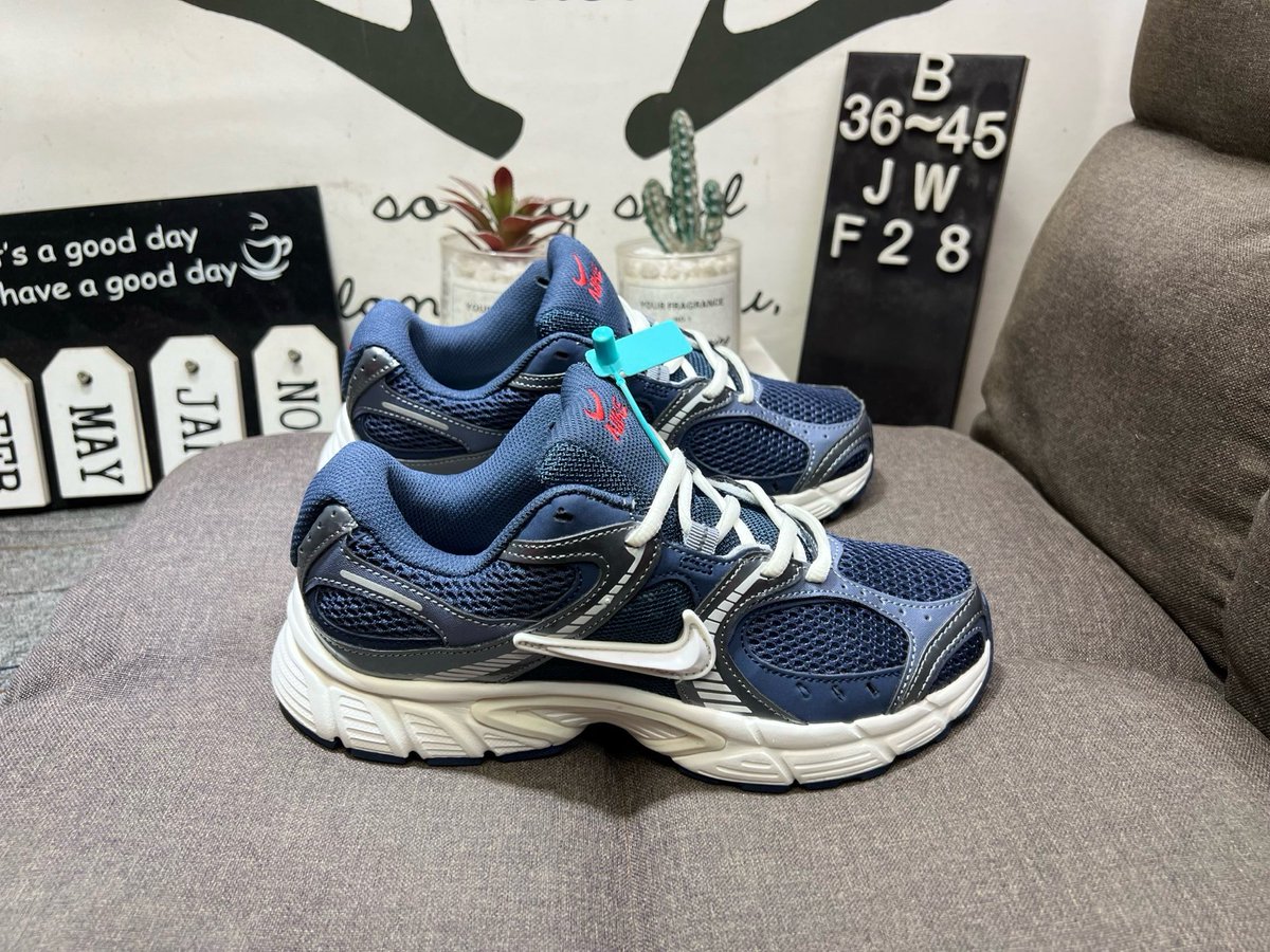 YangMengyan's tweet photo. 🈴130💰真标半码
NIKE耐克W NIKE V5 RNR透气运动休闲鞋JWF28 https://t.co/75YBwmq4zC