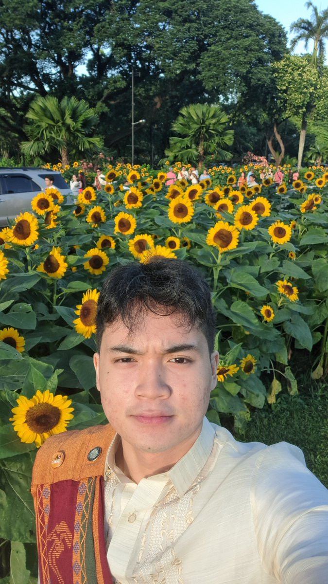 OroVernon's tweet photo. I've made it!! Hehe freshie Vernon hopefully u are proud of me. https://t.co/3BIDNqvyKV