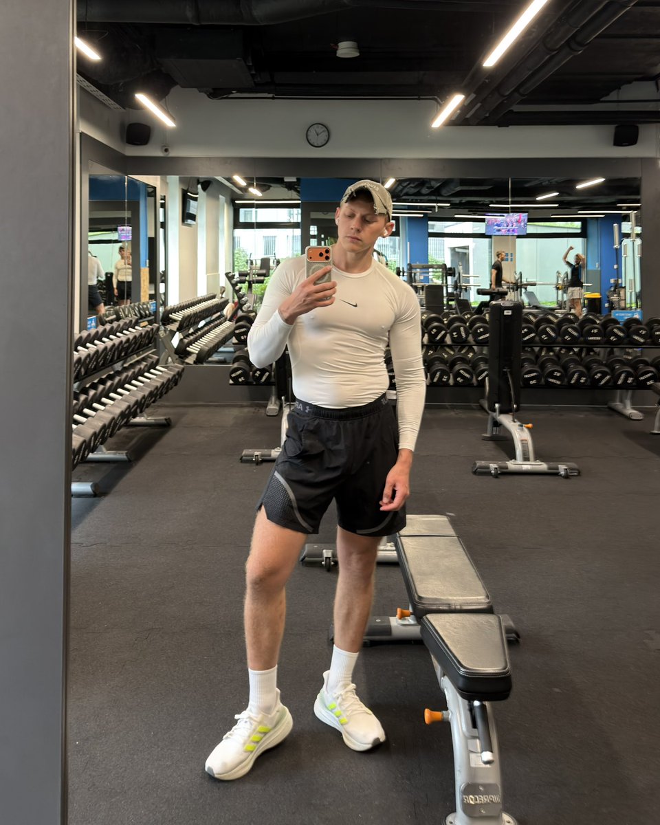 andriich0's tweet photo. 🏋️‍♂️ https://t.co/yZkOCxSndE
