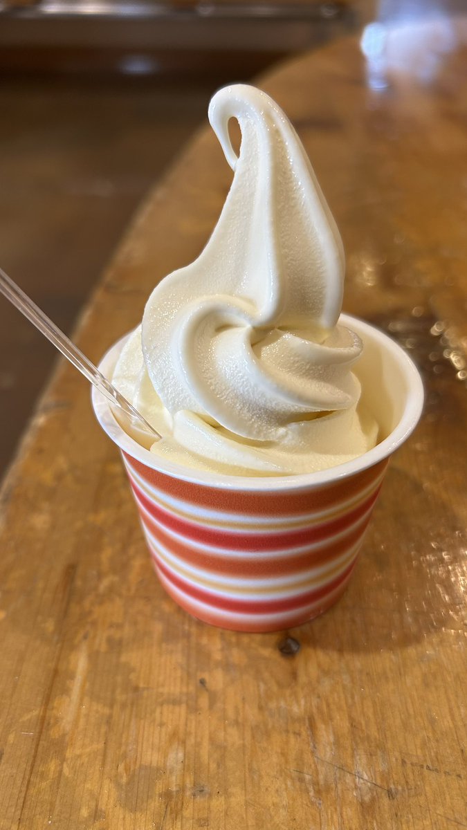AIN_NO_KEN's tweet photo. 昼飯の後は道の駅でソフト
その後は買い物行ったりメガネ屋行ったりで、結局弁当買った
焼鳥のタレが甘い
でも安いから仕方ないw
明日からまた梅干しと豆腐か
本来金曜入金予定のCEPIの配当金
明日入金だね
1350株　税引後42528円
順調に増えてる
買い増ししてるから次も上がるだろう
為替と株価次第だけどw
#ブルバ