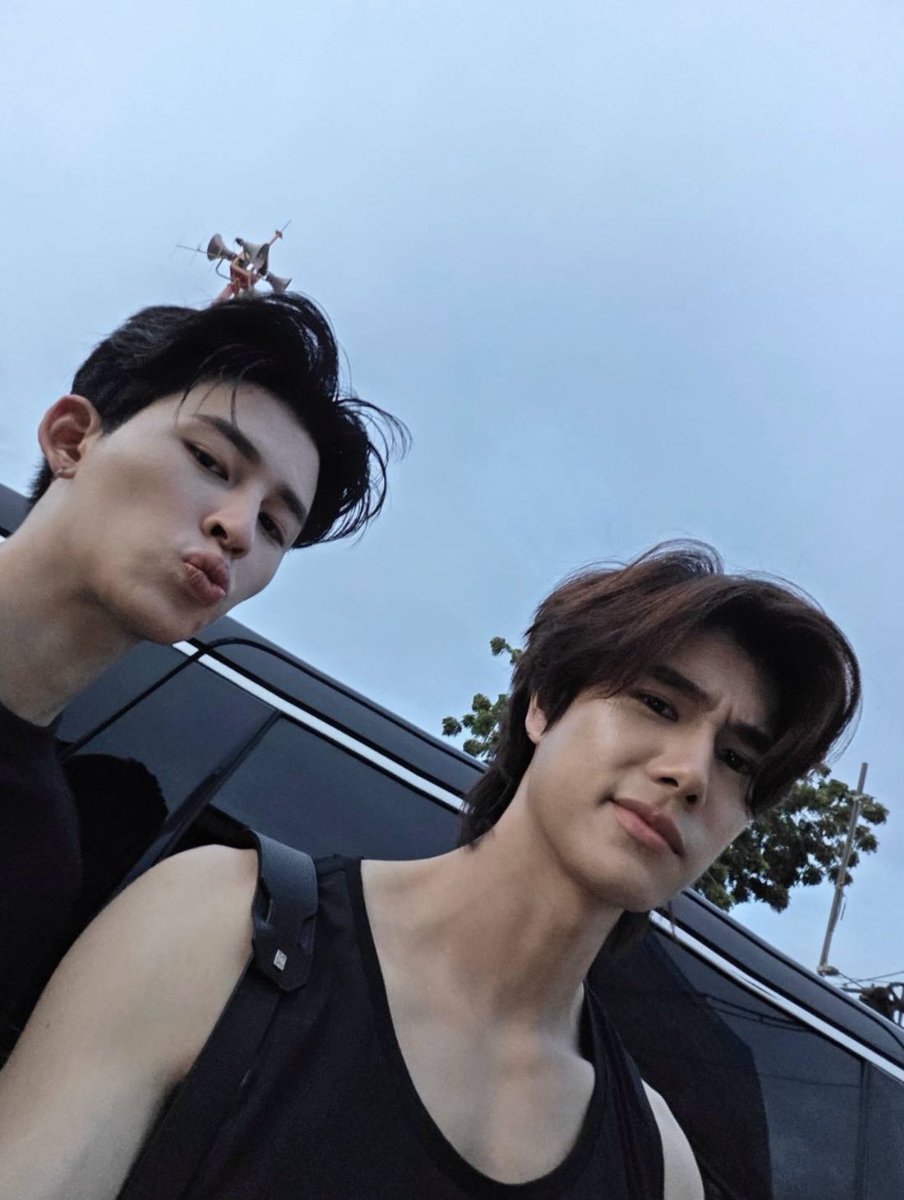 awboyy_'s tweet photo. บ๊องกันมาก น่ารักว่ะฟีลคู่รักที่คบกันมานาน https://t.co/kRXelYRxgb