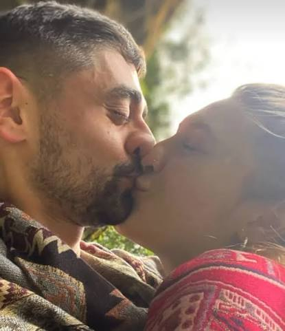 NinaRicci_us's tweet photo. Dana Petrenko e Daniel Goltman, 23 e 24 anni. Hanno provato a fuggire dal Nova ma Dana ha avuto un attacco di panico ed è crollata a terra. Daniel si è sdraiato accanto a lei per proteggerla. Sono stati  entrambi assassinati dai terroristi. 

יהי זכרם לברכה https://t.co/5drtQfrLTr