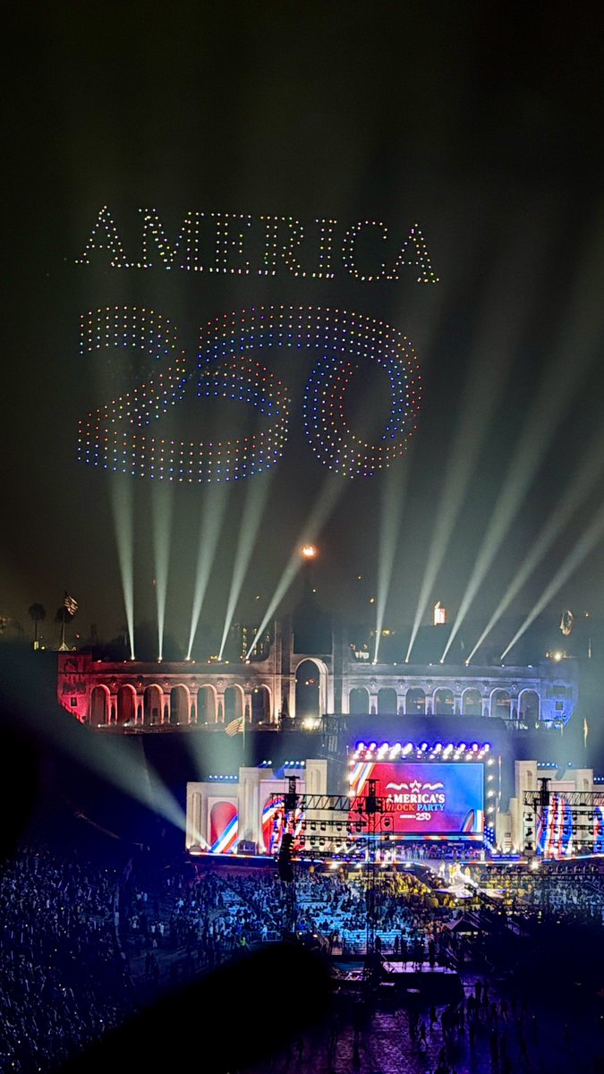 TheYoloGeek's tweet photo. 美国独立日建国250周年洛杉矶最大庆祝派对🇺🇸🎉🎆 #america250 https://t.co/xY6LJWVzZ2