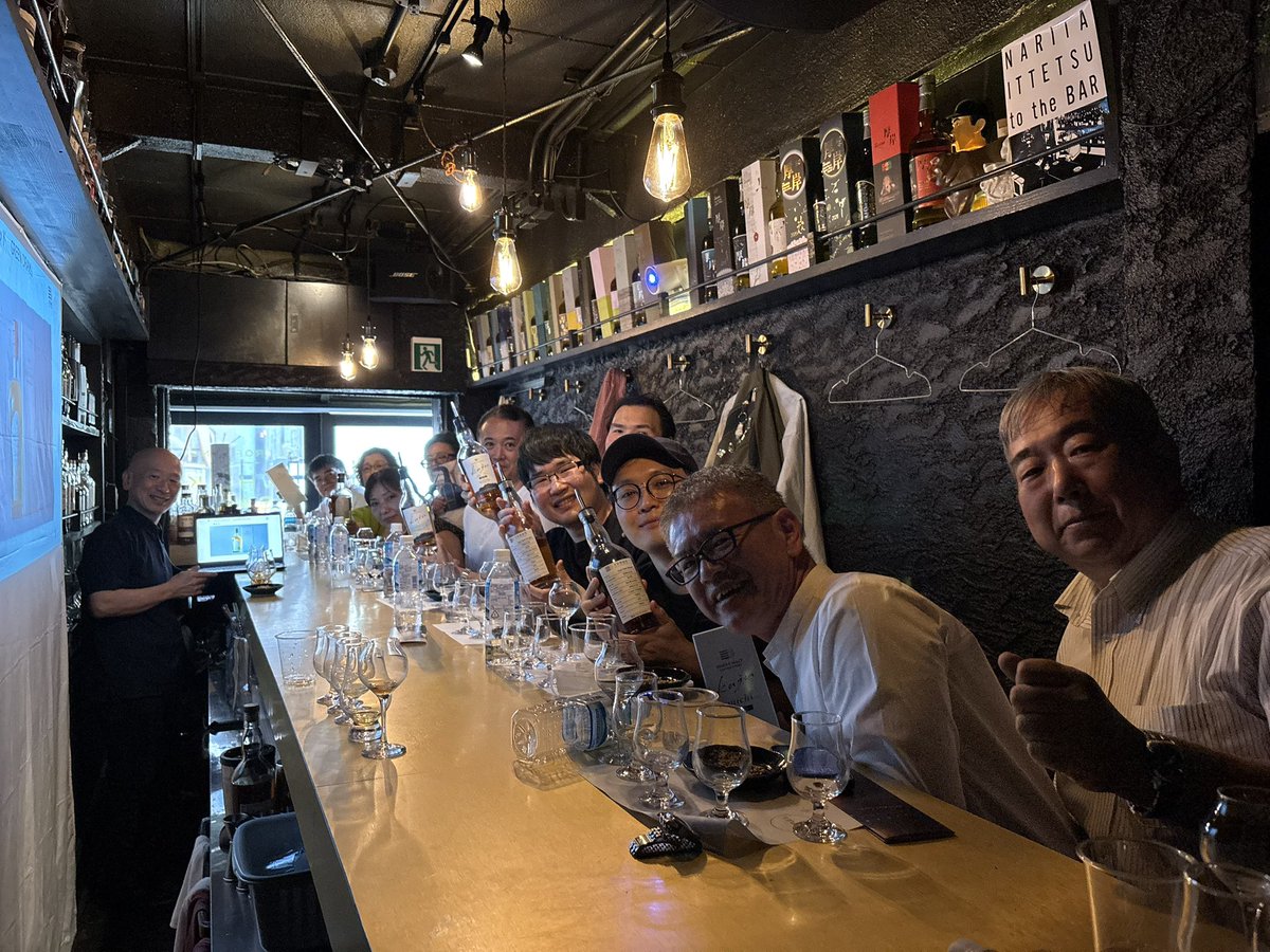 roppongi_ws's tweet photo. ��開催御礼・久住蒸溜所セミナー🥃】
本日開催の特別セミナー、1部・2部ともに満席となり大盛況のなか終了いたしました！

ご参加いただいた皆様の溢れるウイスキー愛、そして大分から熱い情熱と貴重な原酒を届けてくださった宇戸田代表、本当にありがとうございました！最高の1日でした✨
#久住蒸溜所 https://t.co/GbWW5evzcq