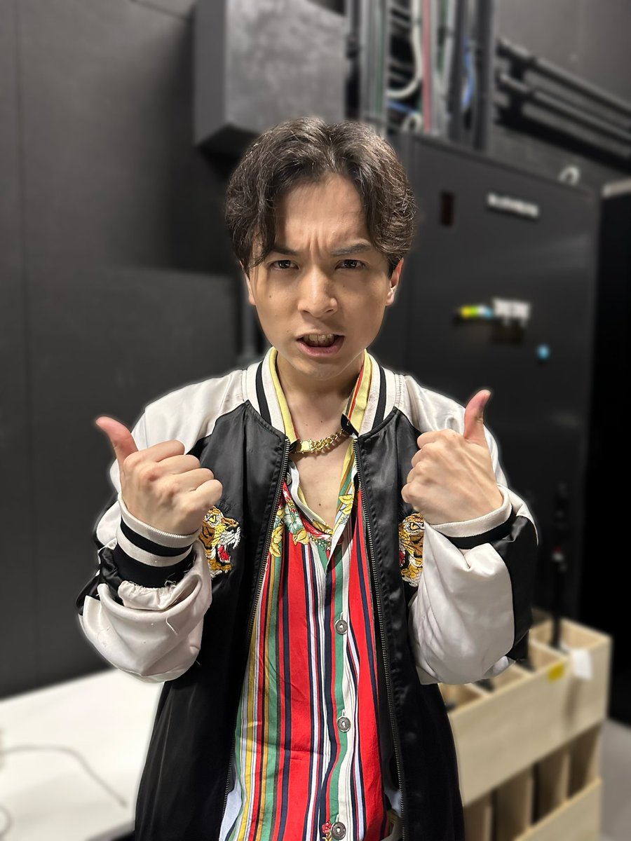 neodance1017's tweet photo. ゾンビと6人 大阪🧟

全公演終えることができました。
ご観劇、ご声援、誠にありがとうございました。

この舞台で少しでもクスッと笑ってくださっていたのなら、それで幸せです。

お手紙プレゼントも全て受け取らせていただきました！！ありがとうございました！

#舞台6人 https://t.co/Hdxxkd4OGs