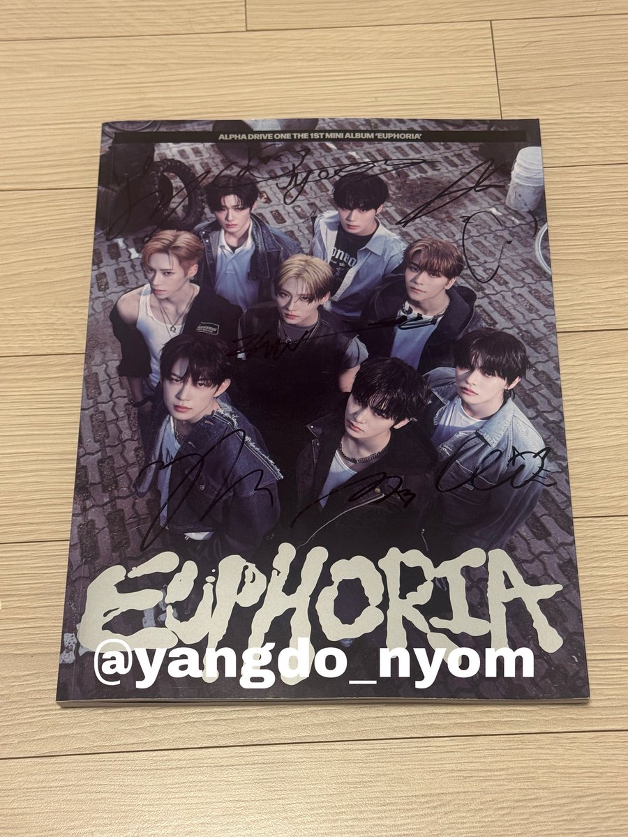 yangdo_nyom's tweet photo. 알파드라이브원 알디원 데뷔 싸인앨범 싸인cd 싸앨 유포리아 프맄알람 프릭알람 양도

6.0
택배 거래

ald1 alphadriveone 리오 준서 아르노 건우 상원 씬롱 안신 상현 leo junseo arno geonwoo sangwon xinlong anxin sanghyeon euphoria

https://t.co/GpPe8mdjkF https://t.co/Bz4Sw6gL0B