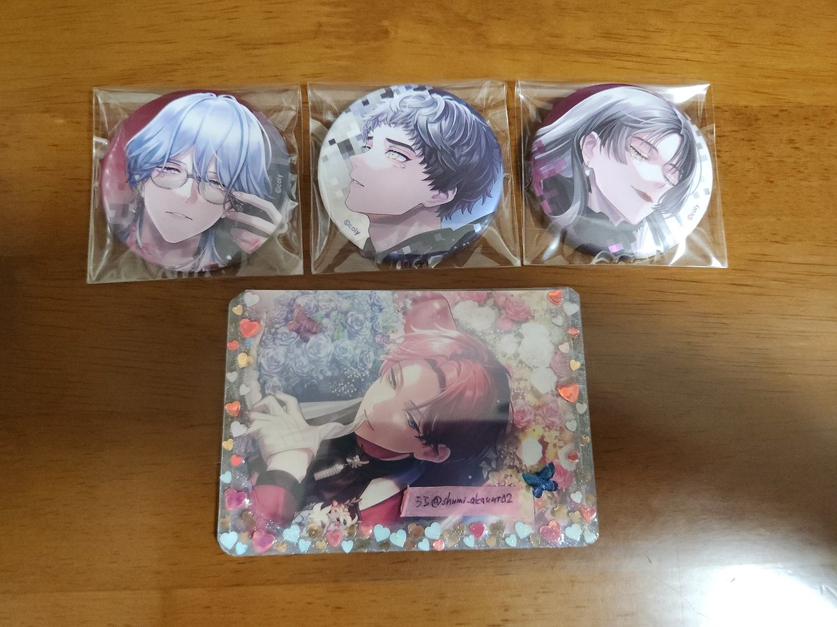 shumi_akaunt02's tweet photo. 【交換/譲渡】ブレマイ ブレイクマイケース 周年

譲→缶バ:在間(白) *神家(黒) *御門(黒)
色紙:*新開
おなまえバッジ:*槻本

求→同異種 恩田 新名 綾戸 (3枚目💕︎︎優先) or 定価

*は譲渡可能
異種交換での差額精算可能です。(無しでも◎)
郵送>大阪手渡し https://t.co/rvQgesxd8f