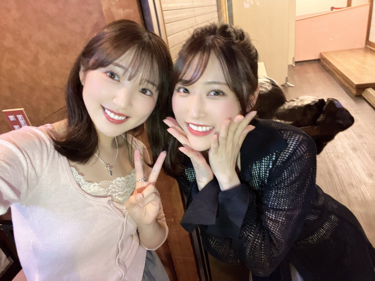 toyotamoe's tweet photo. #すりあく
ありがとうございました📚

リアル本読みいかがでしたでしょうか！

その場の空気や演出でリアルタイムでお芝居を変えていくのが出来て、楽しかったです🫶🏻
昼夜、役の雰囲気で衣装を変えてみました🎀1日に二役出来たのも嬉しかった😚✨ https://t.co/6dy9CqbRYo