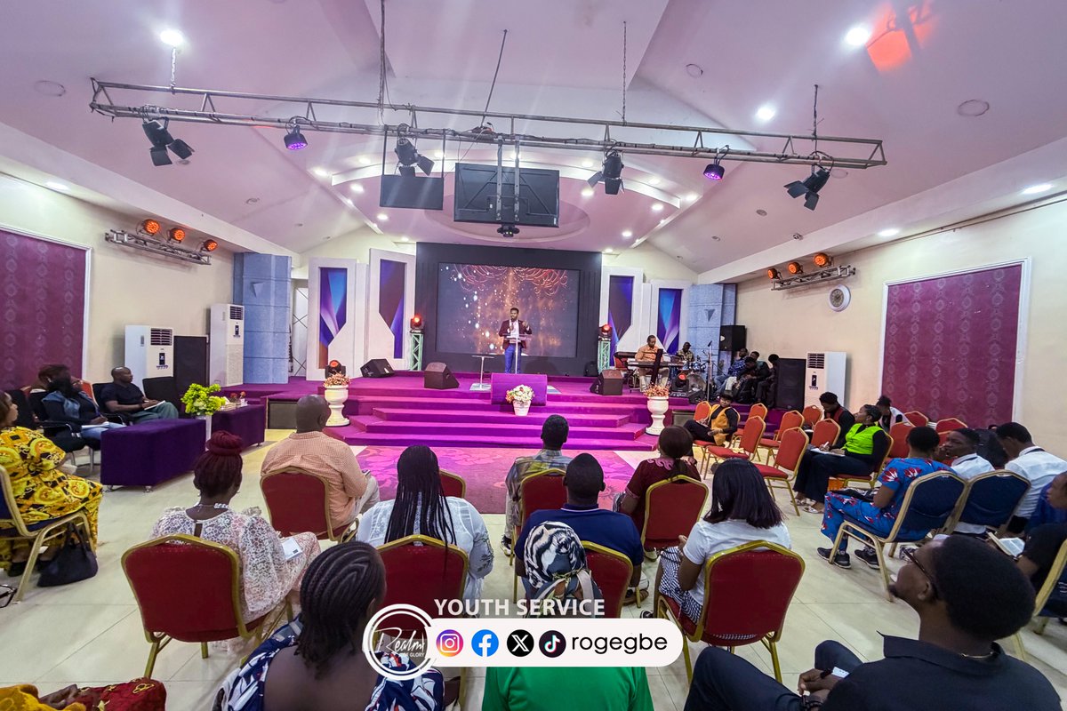 rogegbe's tweet photo. Topic: Gift of God
Min: Pst. Nsikan
Text: John 4:7-10, Act 10:13-16, 1cor. 2:12-14, Matt.13:44, Ruth 4:1-6,9 & 10.
The way God give gifts is not the way men give gifts.
The gift of men is desirable on the surface but underneath it, is destructive.
#word #youthservice #rogegbe https://t.co/QlMBWGaSkG