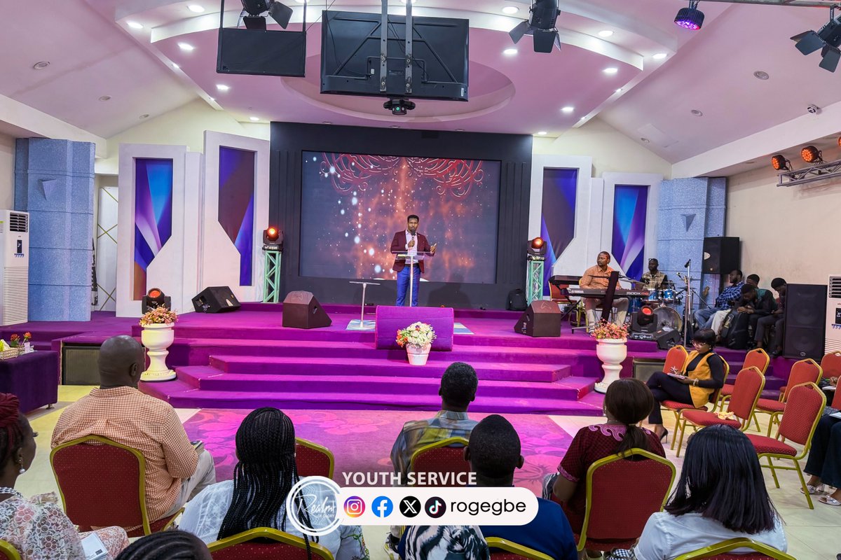 rogegbe's tweet photo. Topic: Gift of God
Min: Pst. Nsikan
Text: John 4:7-10, Act 10:13-16, 1cor. 2:12-14, Matt.13:44, Ruth 4:1-6,9 & 10.
The way God give gifts is not the way men give gifts.
The gift of men is desirable on the surface but underneath it, is destructive.
#word #youthservice #rogegbe https://t.co/QlMBWGaSkG