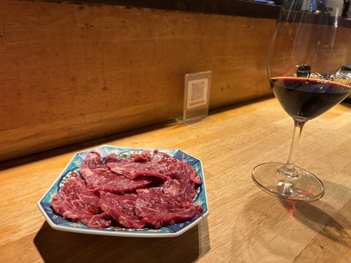 minototan's tweet photo. 焼肉デート🥩🎵
このあと食べ足りなくてカレーはしご😇
無事体重は+10kg突入した。13kgくらいに抑えられるかな🥹🥹 https://t.co/tsTwKIAalf