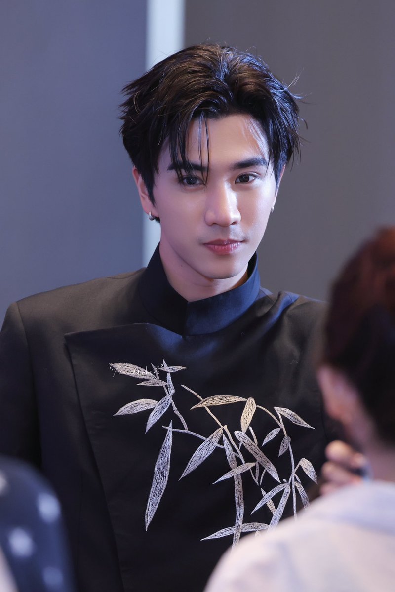 ifaprilgirl's tweet photo. เจอเจ้าสาวได้ยังไงหรอครับ https://t.co/2tMQm9AZWs