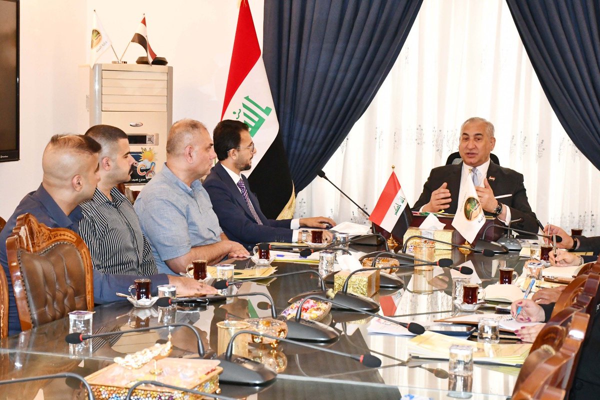jasimenvfalahi's tweet photo. Dr. Jassim Al-Falahi chaired the second meeting of the Central Bank of Iraq's Renewable Energy Initiative to advance clean energy financing in line with the priorities of Ali Al-Zaidi's Government and the directives of the Minister of Environment.
#Iraq  #ClimateAction https://t.co/5PoIezIWIZ