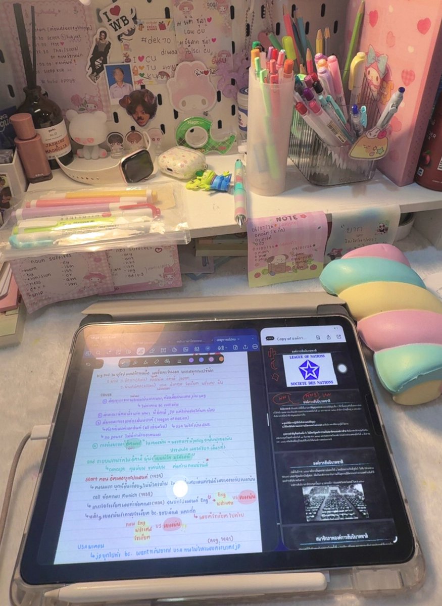 diarywnpp's tweet photo. ที่เดิม มุมเดิม เพิ่มเติมคือพนสอบมิดเทอม

. . .  ชั้นสิ้น ㅠㅠ 🧘🏼‍♀️🧘🏼‍♀️ https://t.co/aNIYGob2c7