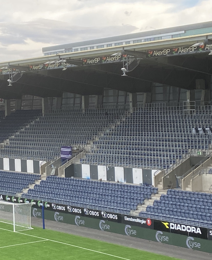 FeltOStavanger's tweet photo. 🔥Se hvor kult det ble! Gutta våre Toas og Jakub har malt i flere dager, for å shine opp de to murene på Felt O. Resultatet ble nydelig! På gamle O: Viking FK sammen med den velkjente bulldogen. På nye O: Ultras. Med Viking sin velsignelse vil vi snart ta veggen på felt P også. https://t.co/fF1k8Saixd