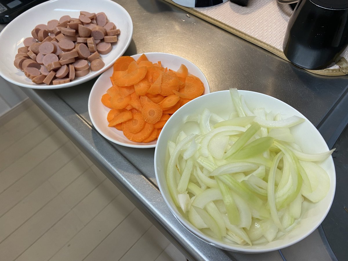 以前作ったスープを再び作ったんですが、スープの量に対して具材が
