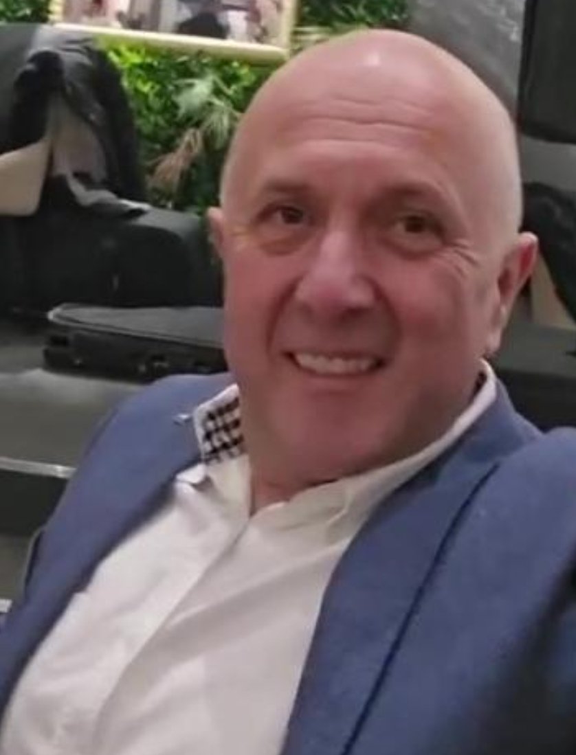 nedamojadar's tweet photo. Ovo je  kao i do sada odgovorno lice za stravičan pomor ribe u Drini nizvodno od Zvornika. Zove se  Gordan Pavlović Goksi, nekada sitan kriminalac za vreme rata, danas najbogatiji čovek, prijatelj i saborac @MiloradDodik , verovatno i @avucic. Glinički potok uništava sve, i niko od nadležnih ne reaguje. Ispušta redovno mulj, brana je puna u Sapni!! Ovo ubijanje traje već tri dana, svi ćute, a naročito ribolovača udruženja, veliki biznismeni, ugostitelji pored Drine. Njima ne smeta ništa, a jedu i prodaju ribu iz Drine. Ne bave se politikom, jer trovanje vodotokova je politika kojom se takođe ne bavi ni Sara Pavkov iz @sns_srbija. Ni jedno saopštenje o stanju vode za piće, sendviča rima je dobro! Ugrožavanje javnog zdravlja stanovništva je krivično delo zatvora, i svi ćete odgovarati!! Alumina, Mint, deponije duž vodotoka, nelegalno iskopavanje šljunka, i dokle više? Koliko vam treba da budete bogati? Gladne oči se ne mogu nahraniti!!! Zato molimo sva naša bratska udruženja, medije  da se mobilišemo i stanemo ovome na put!!! Drina je naša reka, nije njihova!!!
@kartrevolucija 
@EkoloskiAdvokat 
@Ekoput 
@pravonavodu