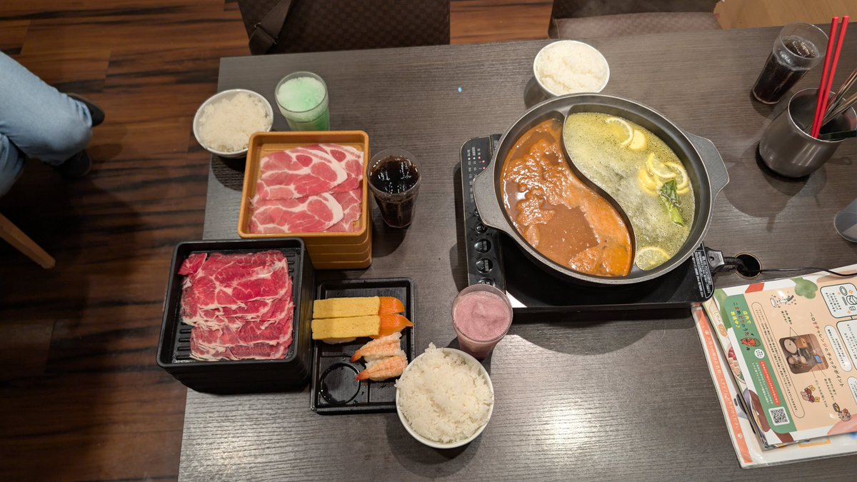 Cubic923's tweet photo. Drowned my sorrows with 17 plates of meat https://t.co/FuITt1b1lQ