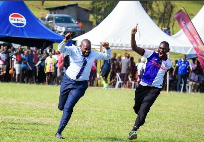 NyasHDaily's tweet photo. other foot soldiers have promised to post the President at 6:00 pm this evening.
Prepare those drafts banange✊✊✊ https://t.co/1CYUgLdPdP
