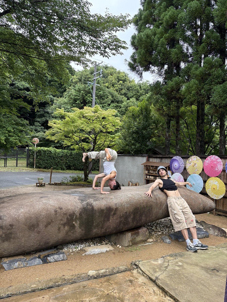 KYOTO_THESTONE's tweet photo. Visitors from Argentina came to #TheStone 🇦🇷
They lay down, relaxed, and even expressed themselves freely through movement on The Stone.
Surrounded by the nature of Sagano, each person seemed to find their own way to enjoy this quiet place.
#SaganoKyoto #KyotoHiddenGem https://t.co/eY5xPWMcw2