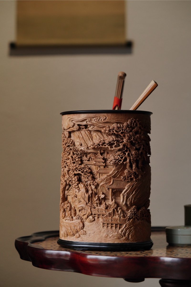 Sil59315607's tweet photo. Turn an old mason jar into a cute pencil holder with just a piece of lace and some paint—free decor for your desk!， https://t.co/q5M8tdGK6U