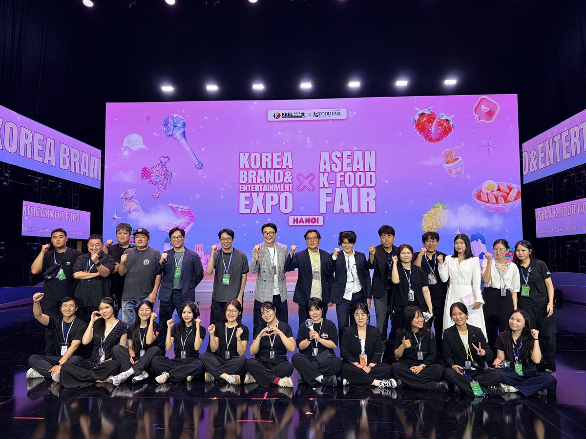creative_dan_01's tweet photo. #KBEE2026HANOI
-
2026 하노이 한류박람회 끝 ㅎ
-
진심으로 감사합니다~*
-
#WINNER #FIFTYFIFTY 
#KOTRA #에프엠커뮤니케이션즈 https://t.co/ba8u2FrRNx