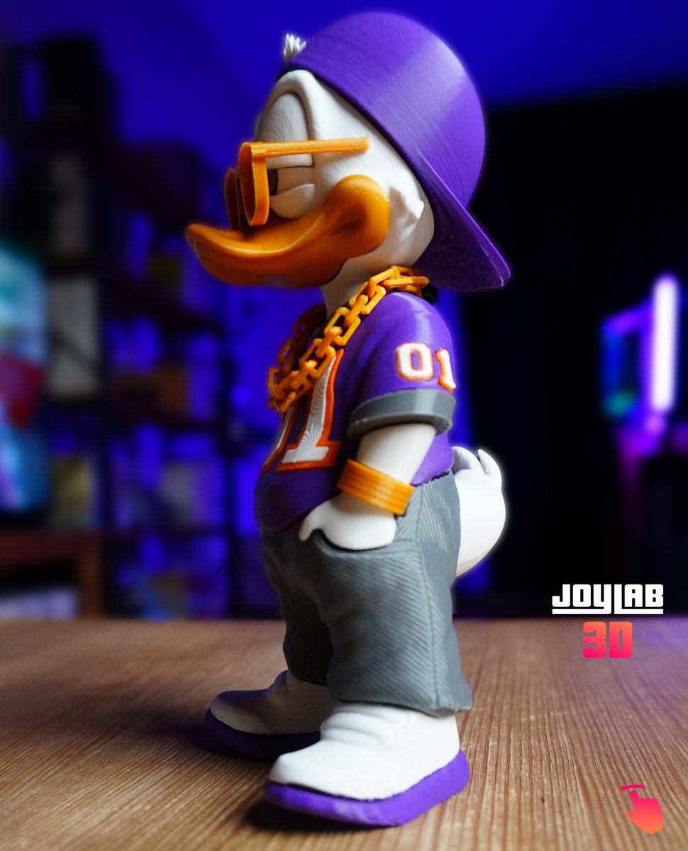 joylab_3d's tweet photo. Masanın yeni patronu belli oldu. 🦆🔥

Fırça yok, boya yok; tamamen çok renkli 3D baskı! 🎨🖨️

İstediğiniz renk ve ebat için DM 📩

#Joylab3D #3DBaskı #Hype #Figür https://t.co/Sq4lbOhOVt