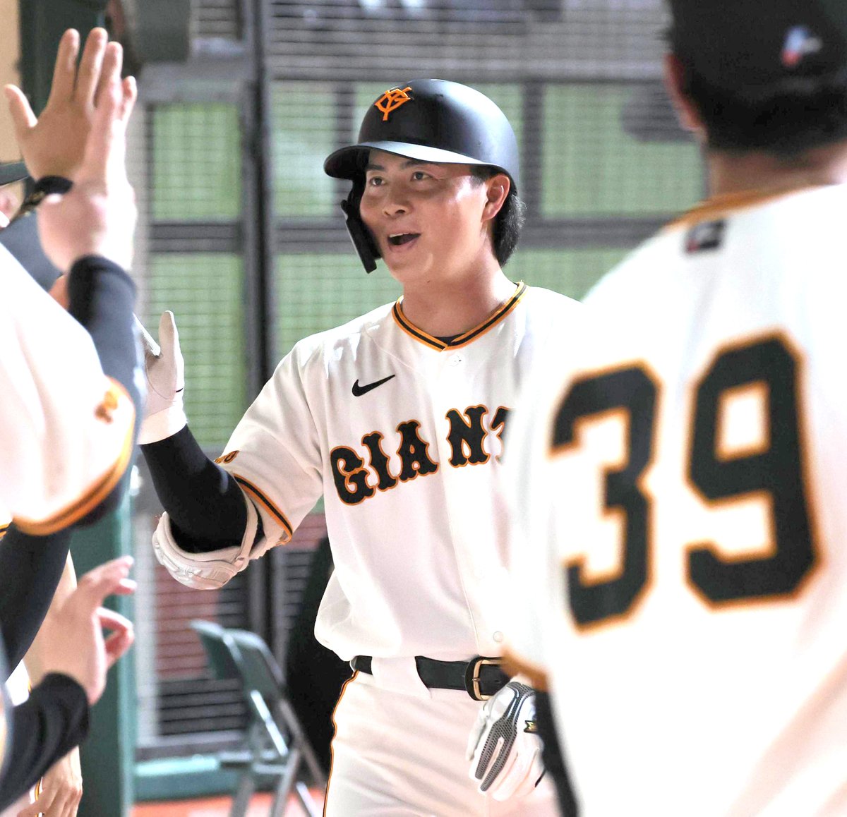 gtown_stadium's tweet photo. 【二軍】巨人 vs ハヤテ
#岡田悠希 選手がライトに特大ホームラン！ナイスバッティング👏👏 https://t.co/fz0ooX8I5b