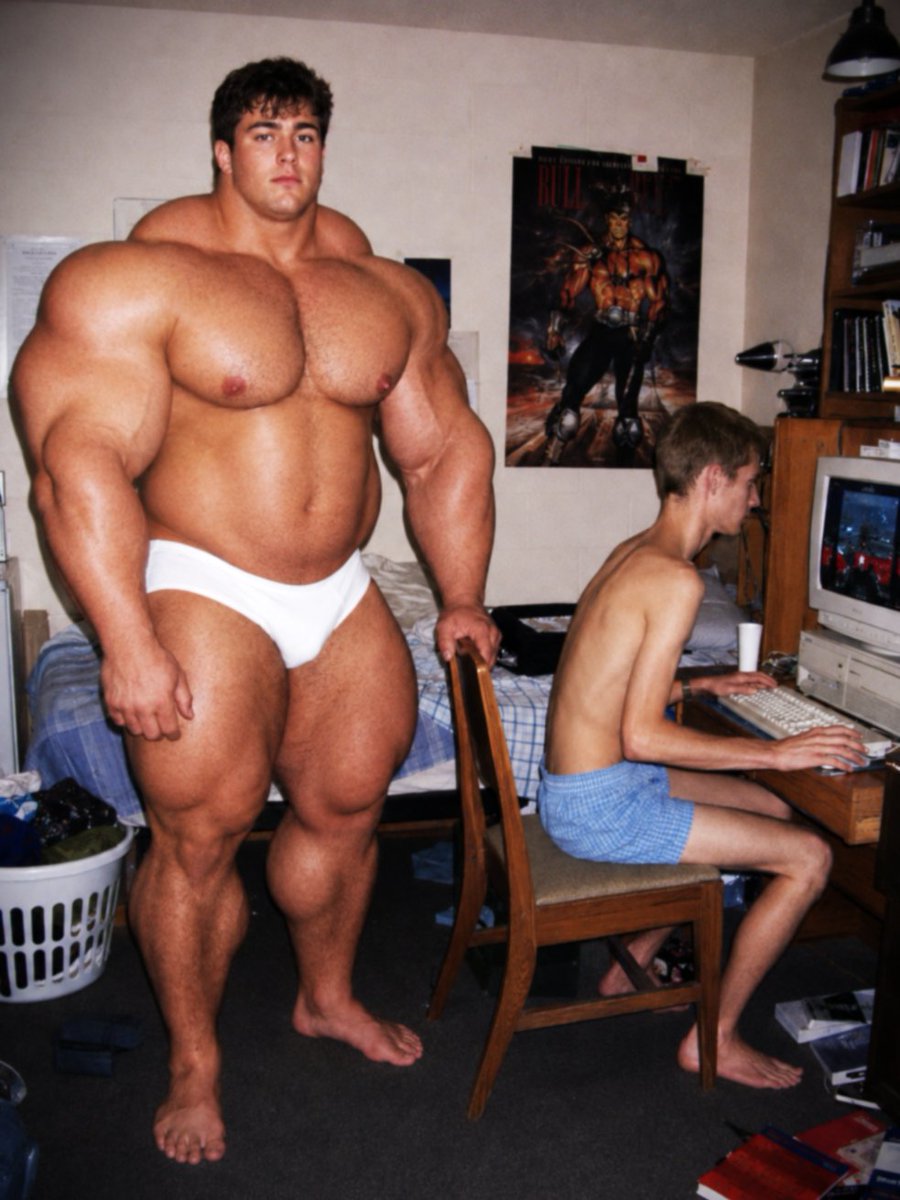 morirenasmenage's tweet photo. I know it may not look like it, but my dad and his nerd roommate were actually really good friends in college 😂 https://t.co/C2qQ2l1k9G