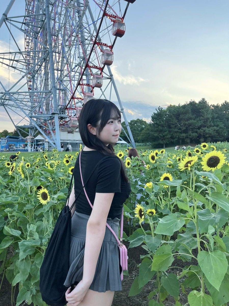 emmarumaru8's tweet photo. 実はアイドル卒業して1年で15kg近く太って1年で元の体重（ほぼ）に戻しました！！
長い戦いだった、、、、

before        ⇒        after https://t.co/RwqkTqS5Fv