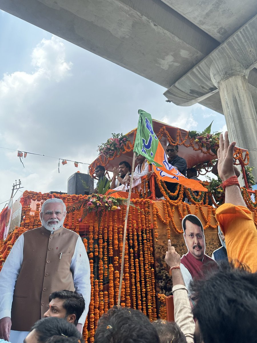 sagunbjp's tweet photo. हम सभी कार्यकर्ताओं के नेता, @BJP4India के मा.राष्ट्रीय अध्यक्ष आदरणीय श्री @NitinNabin जी के  कल लखनऊ आगमन पर; मा.प्रदेश अध्यक्ष- @BJYM4UP आदरणीय बड़े भाई श्री @irohitmishrabjp जी के नेतृत्व में आयोजित ऐतिहासिक स्वागत-अभिनंदन कार्यक्रम में सम्मिलित हुआ।
@BJP4UP @BJYM4UP @BJYM https://t.co/CyrfY61Hkz