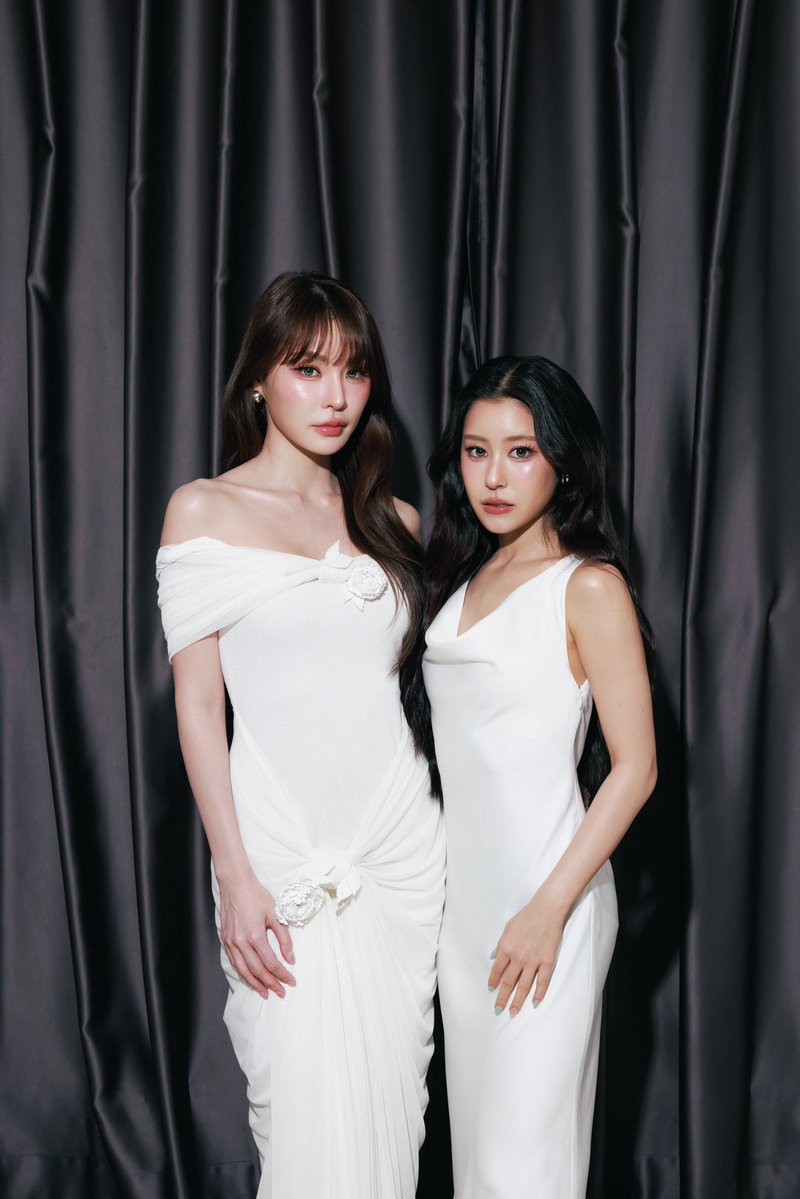 GMMTV's tweet photo. JAN JINGJING KAPOOK CIIZE
READY FOR #EnemiesWithBenefitsFinalEP ✨

“ลัลล์ไม่ชอบไวน์ Enemies With Benefits” 🍷
วันอาทิตย์ เวลา 20:30 น. ดูทีวี ช่อง GMM25
ดูย้อนหลัง แอป oneD ที่เดียว เวลา 21:30 น.

#GMMTV
@Janhae @Jingjingyu364 @KPloynira @Ciize155cm https://t.co/n0t8RkSdhx