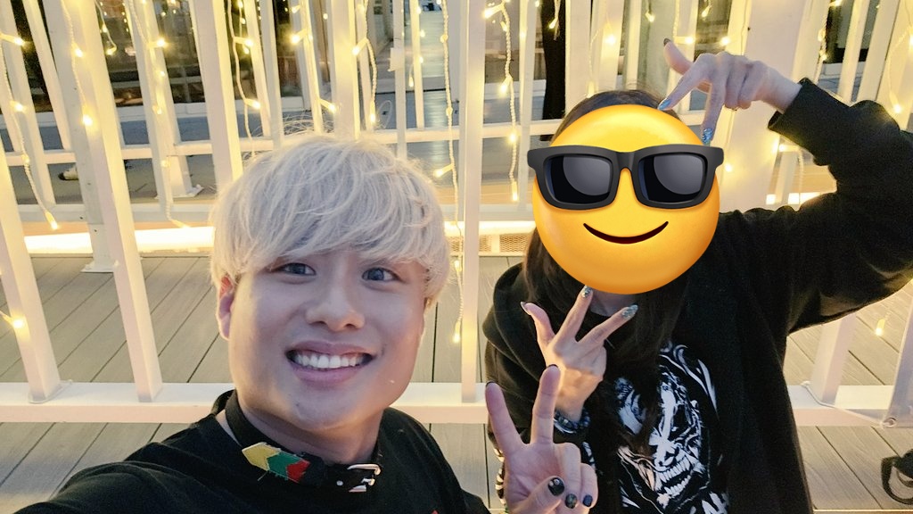 sezco's tweet photo. NOAH行ったついでにGuCに会いに行ったら見た瞬間TシャツでNOAHじゃん！！って突っ込まれ、背中のT2KXも見せたら最悪！最悪！！って言われました。バイブス着てほしいの本気だったらしい😖 https://t.co/hKLzgmaO5c