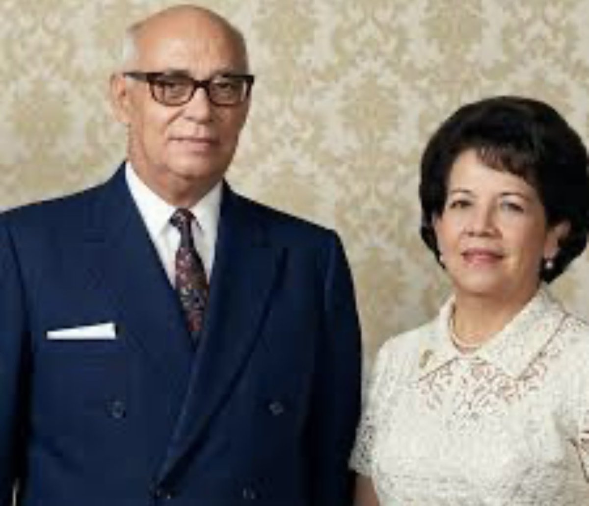 AmericoDeGrazia's tweet photo. #5Julio1972MuereRaulLeoni. 
Único Presidente venezolano de origen guayanés, Upata,El Manteco, orgullosamente mi paisano. Dejó un profundo legado político en lo económico, institucional, democrático, laboral y emblemáticas infraestructuras. 
#ProhibidoOlvidar https://t.co/ddTdRlNzis