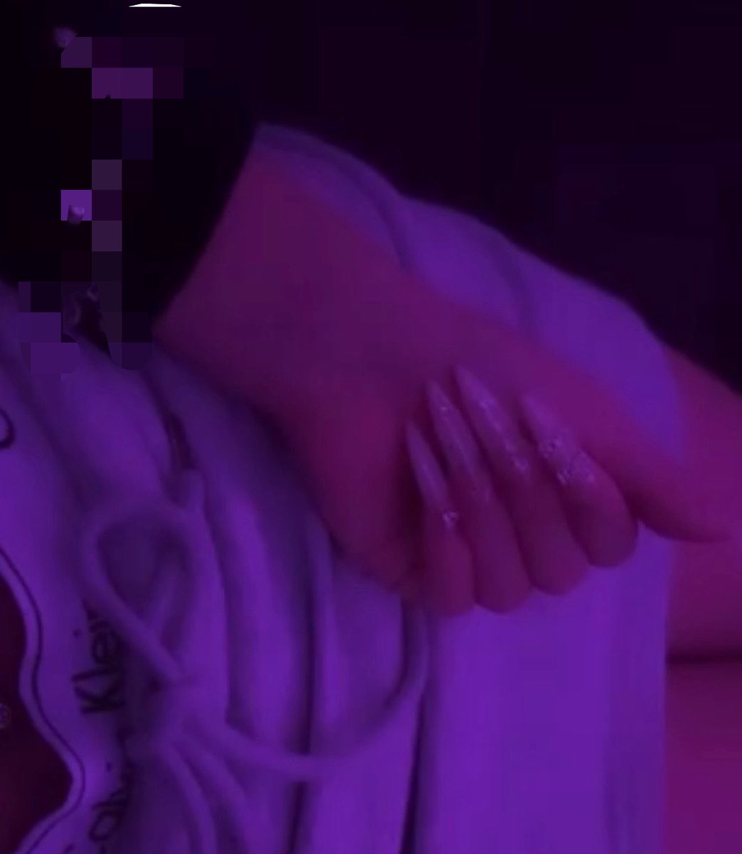 ahyeonsaranhe's tweet photo. 𝗇𝖾𝗐 nail💅 https://t.co/8RWFbU6FB2
