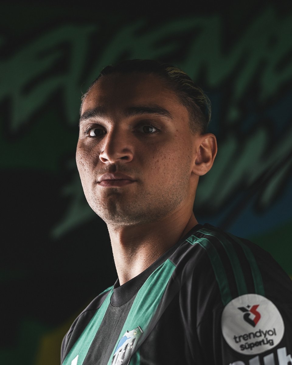 Kocaelispor's tweet photo. Kocaelisporumuza tekrar hoş geldin Emir Ortakaya! 💪🏻

Çaykur Rizespor A.Ş. ile kulübümüz arasında futbolcu Emir Ortakaya'nın nihai transferi konusunda mutabakata varılmış olup, futbolcu Emir Ortakaya ile kulübümüz arasında 2 yıllık profesyonel futbolcu sözleşmesi imzalanmıştır.

Oyuncumuza kutsal armamız altında başarılar diliyoruz!