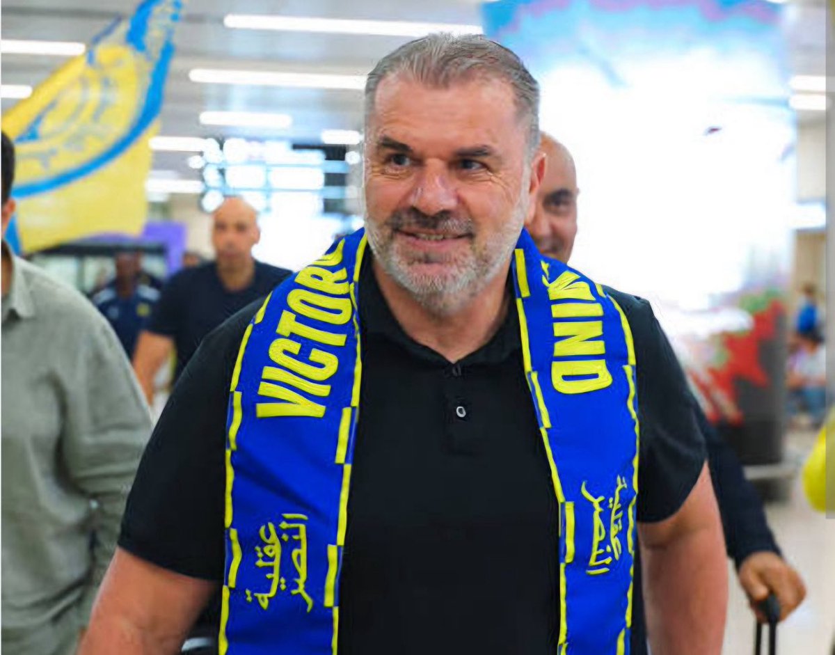 nzihhh2025's tweet photo. 🚨مدرب النصر الجديد أنجي بوستيكوجلو 🎙️

- قبل توقيع العقد مع النصر طلبت من احد اعضاء الجهاز الفني البحث عن التاريخ النادي ومعرفة إنجازاته 

- تفاجأت بان نادي كالنصر لم يحقق إلا اربعه دوري خلال 31 سنة وغائب عن بطولة الكاس اكثر من 36 عام ،،

- ومما لفت انتباهي رغم وجود كرستيانو وماني ونجوم كبار إلا ان النصر لم يحقق إلا دوري وحيد ولم يستطيع التأهل لابطال النخبه في آسيا ولعب في آسيا 2 وهي بطولة هامشية لا تليق بنادي يضم نجوم عالميين 

- بعد اطلاعي على تاريخ الانديه السعوديه اعجبني كثيراً نادي #الهلال الذي يملك 8 بطولات قارية ولعب نهائي كاس العالم للأندية ووصل للدور الربع النهائي في مونديال الانديه 2025 وتأهل من المجموعات بدون اي هزيمه كذلك أعجبت في نادي #الاهلي الذي حقق بطولة النخبة الآسيوية ،

- كذلك وصلني بان #النصر لا يوجد لديه مداخيل كبيره ومحبين داعمين وعانى الموسم الماضي من هذا الامر مما جعل الرابطة تضع النادي تحت الرقابة المالية المشددة بسبب اخطاء إداريه مما ساهم بان يقدم خيسوس استقالته رغم تحقيقه بطولة الدوري  لذا سوف اعمل مع مسؤلين النادي على خلق توازن مالي والتركيز على نجوم النادي الحاليين مع تدعيم الفريق ببعض اللاعبين وبحسب الميزانية المرصودة   ،،،