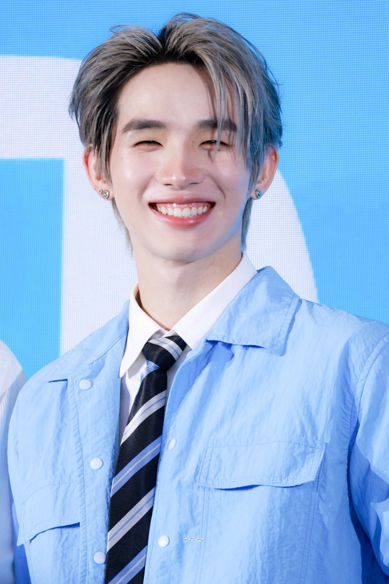 sunfleur_0328's tweet photo. 05072026 | #EffaclarxNutHong

 sweeeeeeet smile  ·͜·♡
@hongshihoshi03

➖
LAROCHEPOSAY X NUTHONG
#hongshihoshi #LYKN 🌻 https://t.co/nUnmxcdIg9