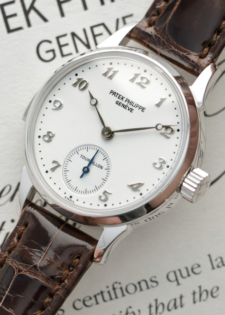 hairspringwatch's tweet photo. Finds. A new Find out this morning! A ref. 3939PH Patek Philippe Minute Repeater Tourbillon. Fewer than 200 examples of the 3939 are thought to have been made, one of the most technically audacious projects of the early 90s under Philippe Stern. And it’s just 33mm (really). https://t.co/6w9RUDSYNo