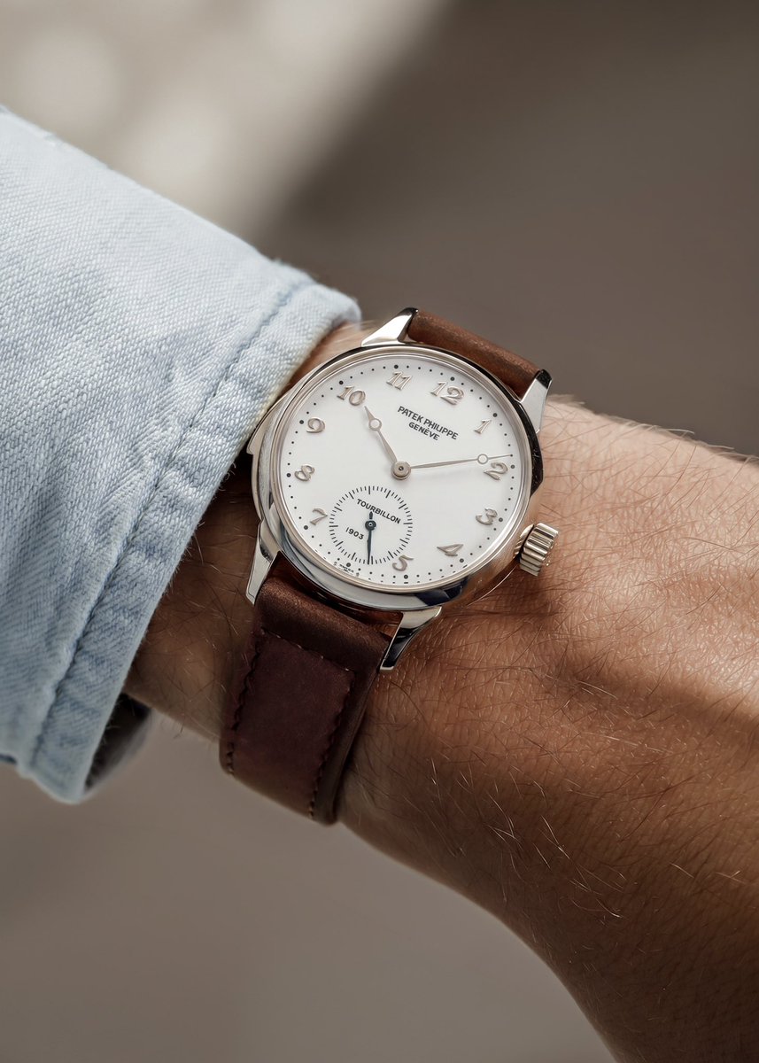 hairspringwatch's tweet photo. Finds. A new Find out this morning! A ref. 3939PH Patek Philippe Minute Repeater Tourbillon. Fewer than 200 examples of the 3939 are thought to have been made, one of the most technically audacious projects of the early 90s under Philippe Stern. And it’s just 33mm (really). https://t.co/6w9RUDSYNo