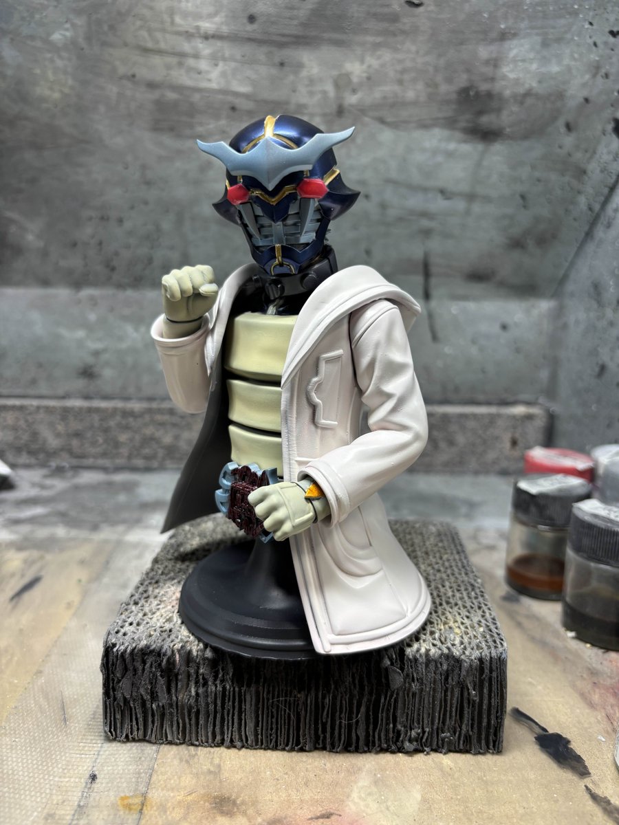 predator1715's tweet photo. 残りの版権も許諾下りました。ありがとうございます！
劇光仮面より
1/6覆面ヴァイパー胸像
1/6サイバーリオン胸像
ともに12,000円です。
よろしくお願いします！
#WF2026S https://t.co/BXoj1cgQoQ