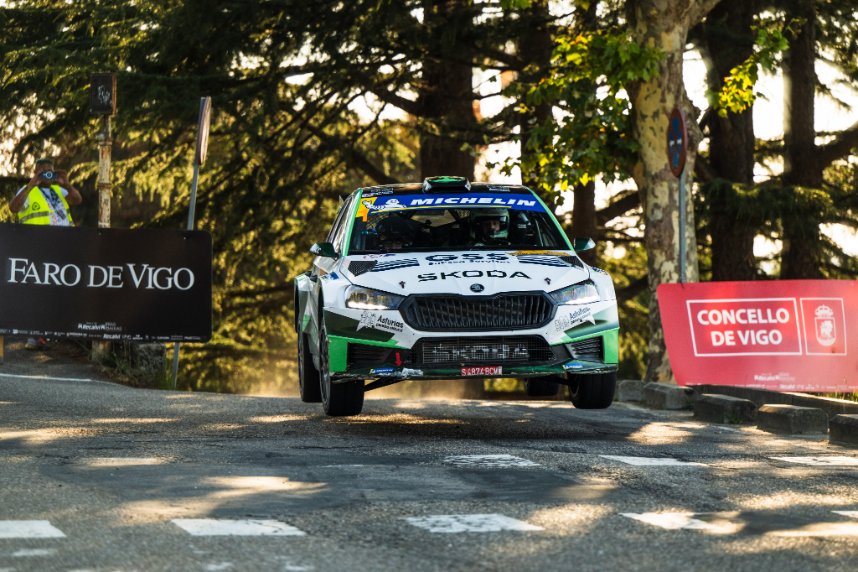 fernischumi's tweet photo. Cohete Suárez quiere cumplir con la estadística de ser Supercampeón cada vez que gana el Rally Rías Baixas #SCER https://t.co/0QHlfUdj48 https://t.co/estPOZkIGW