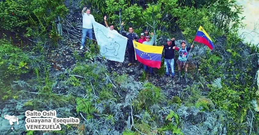 AntroCanal's tweet photo. Hoy #5Jul conmemoramos con profundo orgullo el orgullo patrio de la Declaración de la Independencia de nuestra Venezuela. Hace 215 años, la gesta heroica de nuestros Libertadores selló el destino libre de esta tierra, y hoy, con esa misma fuerza inquebrantable, desde #MiMapa mantenemos viva la llama de la soberanía al este de la Nación. Con el corazón henchido de patriotismo, enarbolamos con firmeza nuestro tricolor en el Estado Guayana Esequiba, en representación de cada venezolano de bien que defiende, con honor y dignidad, la integridad de nuestro suelo sagrado.

​Esa misma valentía es la que hoy nos une y nos levanta como un solo pueblo tras el terremoto del pasado 24 de junio. Demostrando la verdadera esencia de nuestra identidad, la solidaridad y el trabajo en equipo son el motor de nuestra reconstrucción. Juntos, hombro a hombro, demostramos que no hay adversidad que pueda quebrar el esp��ritu de esta gran nación; Venezuela se crece ante las dificultades y avanza con optimismo hacia un futuro de reconstrucción y esperanza.

​El Esequibo es Venezuela!