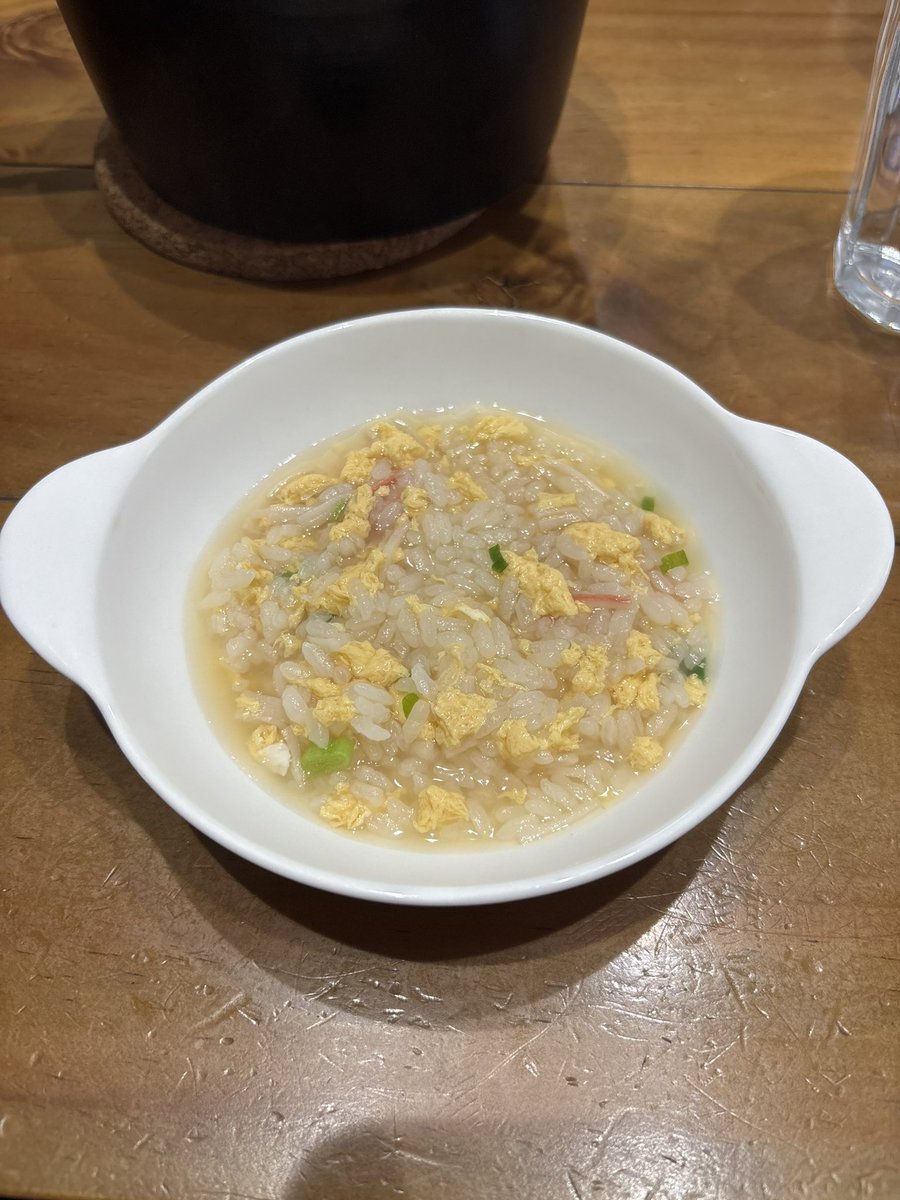 _xkcal's tweet photo. ハッシュドポテト食べたのデカい　おいしかったです😋腹八分目でお腹いっぱいの苦しさがないからご飯食べるの楽しい♪執着なくなってから幸せ🌟
朝の雑炊➡️ https://t.co/SuGOVykKhB
