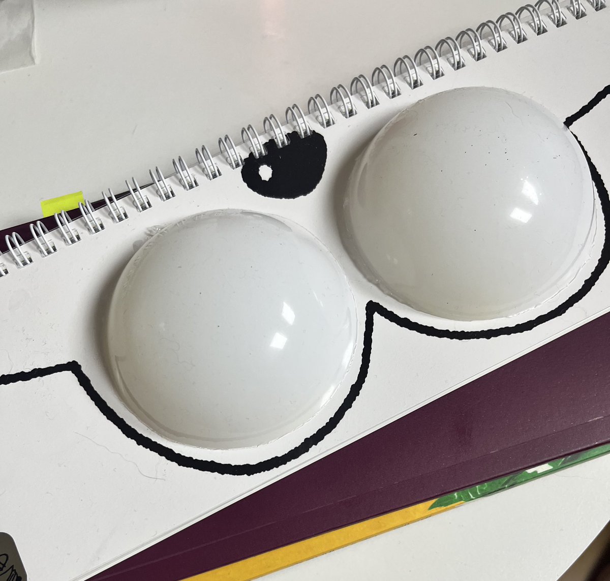 glassmegi's tweet photo. 칸새에서 구매한 밍또르 작가님의 “부랄 고양이의 발기찬 하루”.  우선 캐릭터가 생동감 있고 이야기가 흥미진진.  외로움에 대한 이야기 너무 좋아. https://t.co/w1w5ii0nYN