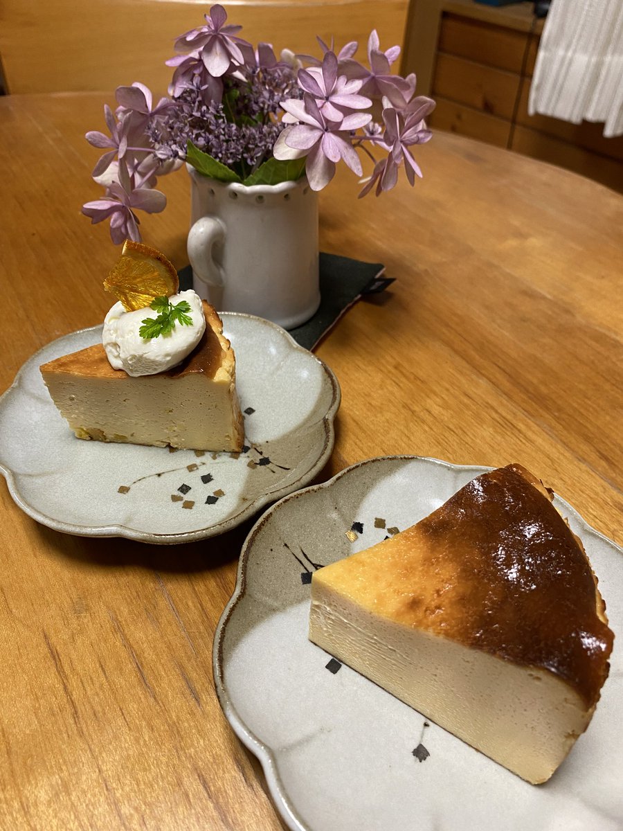 suchan_211's tweet photo. 和歌山県有田市糸我町中番269-1
#kando

7月期間限定バスクチーズケーキ
『シトラスバレンシアバスチー』

コーヒーとケーキと雑貨のお店✨✨
このバスクチーズケーキがとっても美味しかった😋👍
子供達がいたのでテイクアウトしたけど今度は店内でゆっくりしたい♪ https://t.co/Bgj9WBXesf