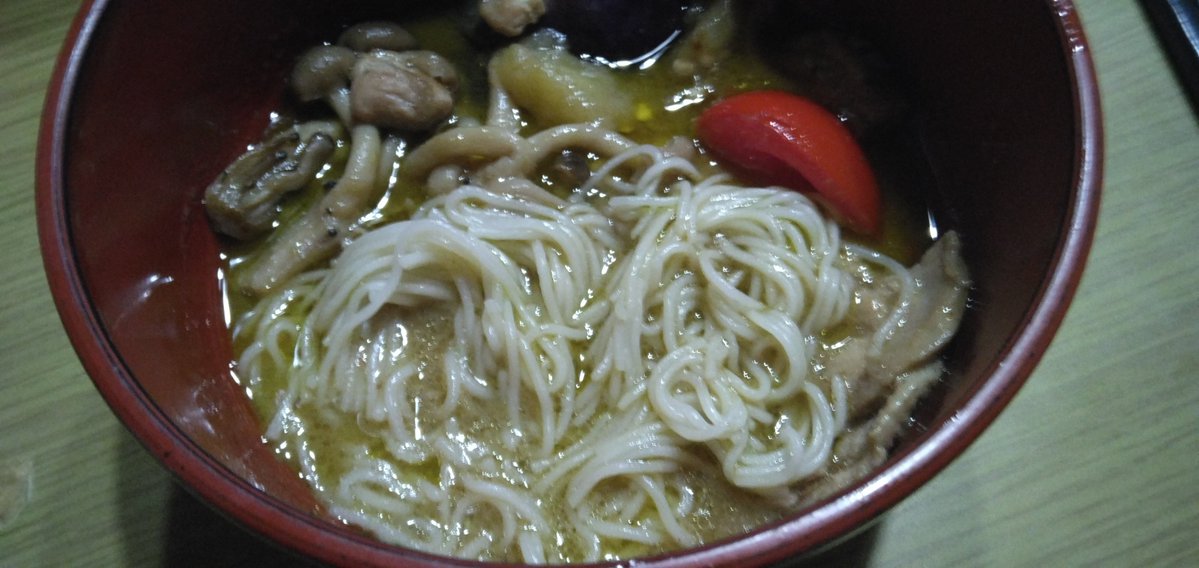 ABC1123y's tweet photo. グリーンカリーそうめん https://t.co/YnYDsBWS9I
